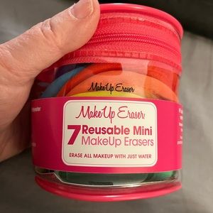 Brand New Original Make Up Eraser 7 Day Set